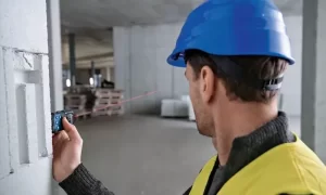 Misurazione in cantiere con il telemetro GLM 50-27 C Bosch